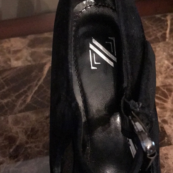 🦋 ‼️SOLD‼️New! Suede platform 5” heels. - Picture 8 of 8